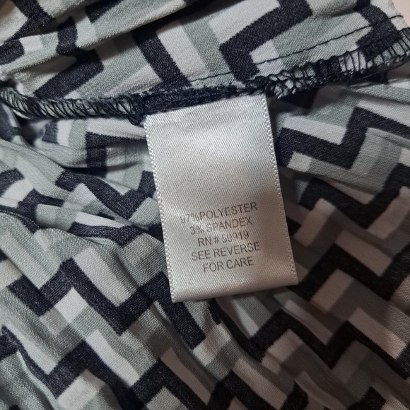 3 FOR 12 SALE Vintage Apt. 9 Stretch Geometric Print Button Down Shirt - Picture 8 of 8